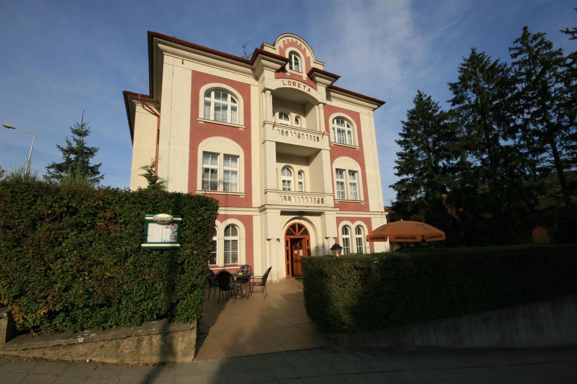 Penzion Loreta Hotel Luhačovice Exterior foto