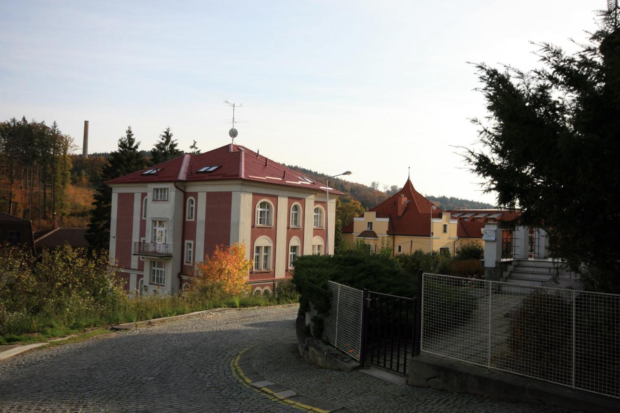 Penzion Loreta Hotel Luhačovice Exterior foto